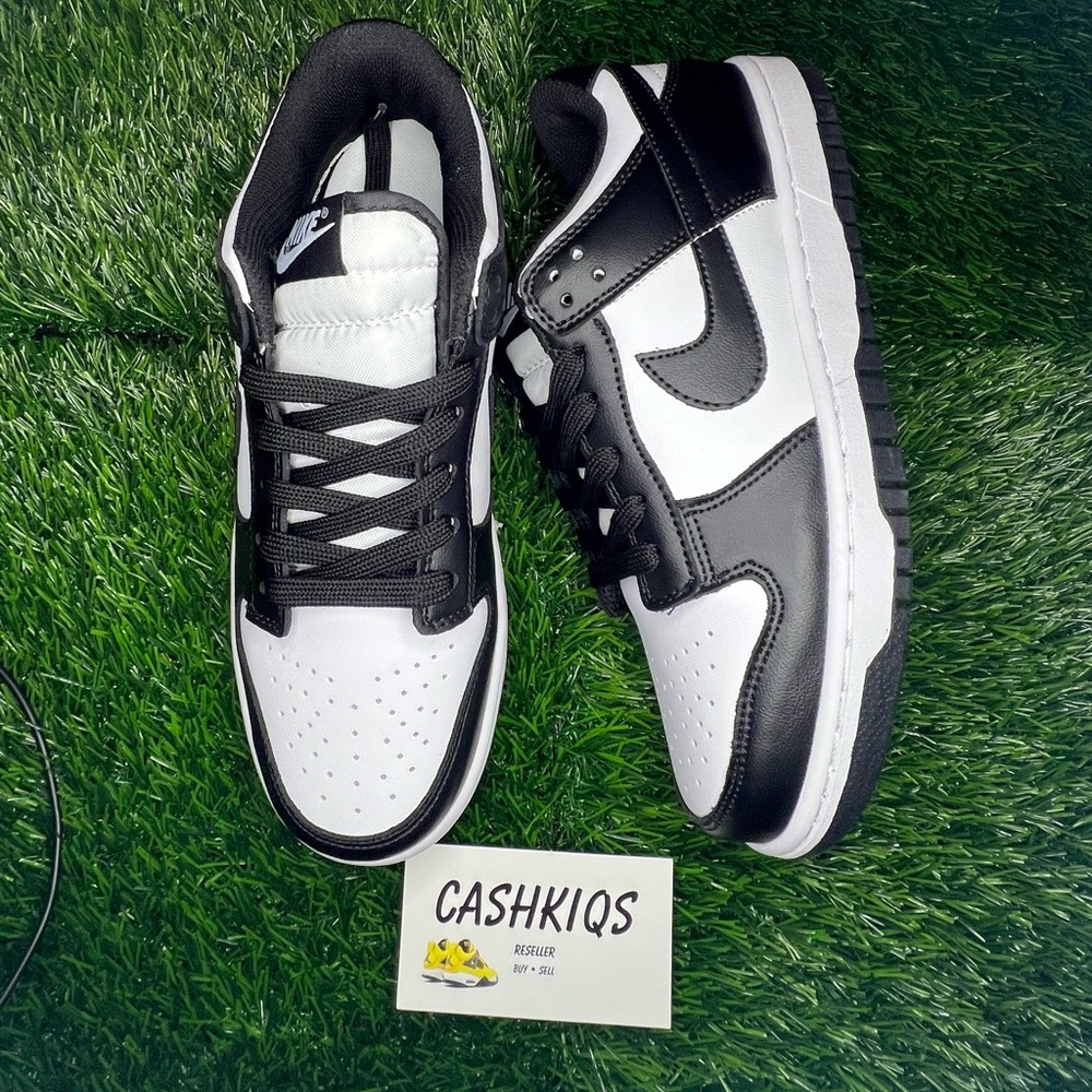 Nike Dunks Low “Panda”